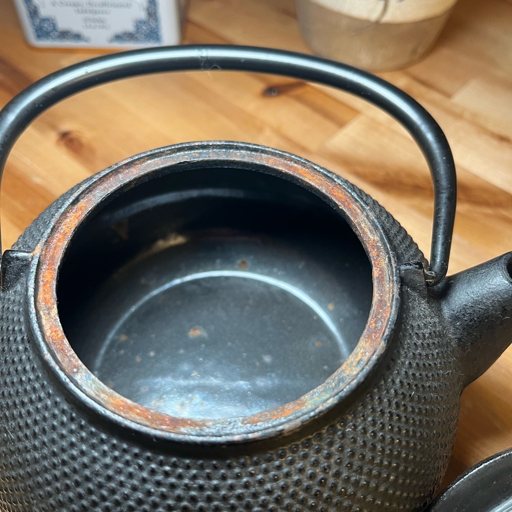 Vintage Japanese Cast Iron Teapot - Picture 6 of 9